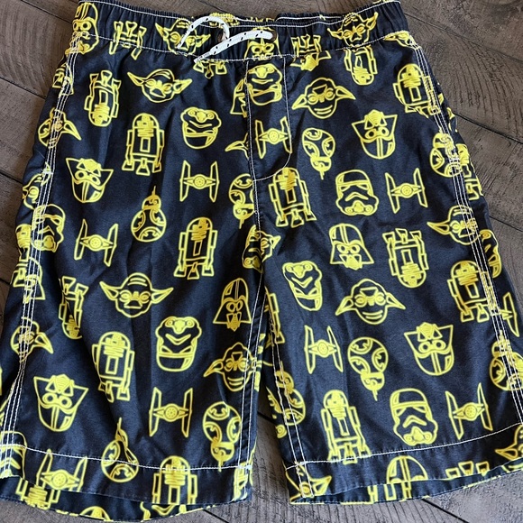 Star Wars Boys Swim Shorts size L- Black and Yellow Icons - Picture 1 of 2